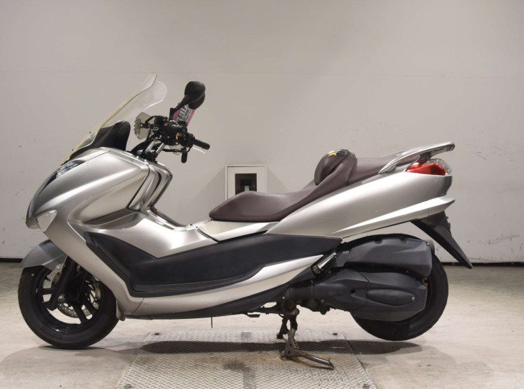 Мотоцикл Yamaha MAJESTY 250