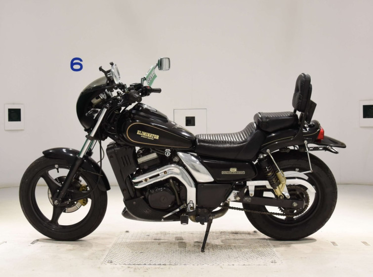 Мотоцикл Kawasaki ELIMINATOR 250SE с пробегом 14048 km с пробегом 14048 km