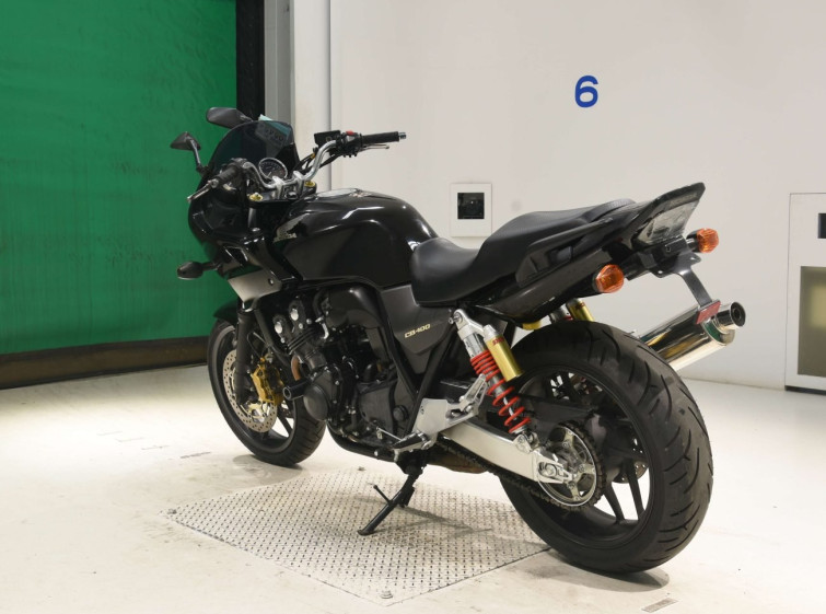 Мотоцикл Honda CB400SFVA з пробігом 9826 km з пробігом 9826 km