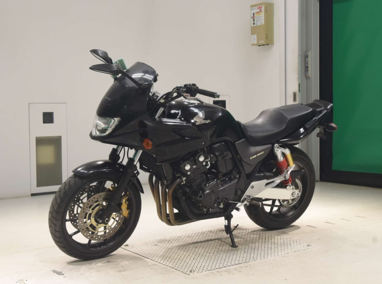 Мотоцикл Honda CB400SFVA з пробігом 9826 km з пробігом 9826 km
