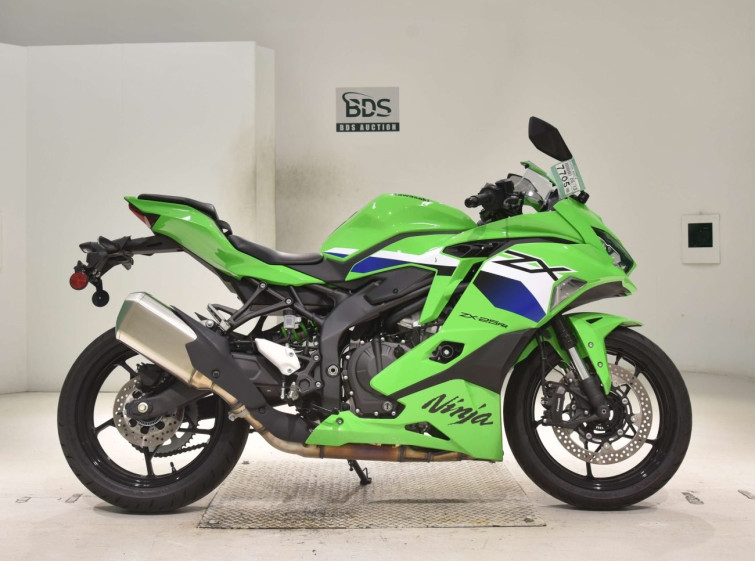 Мотоцикл Kawasaki NINJA ZX-25R з пробігом 1699 km