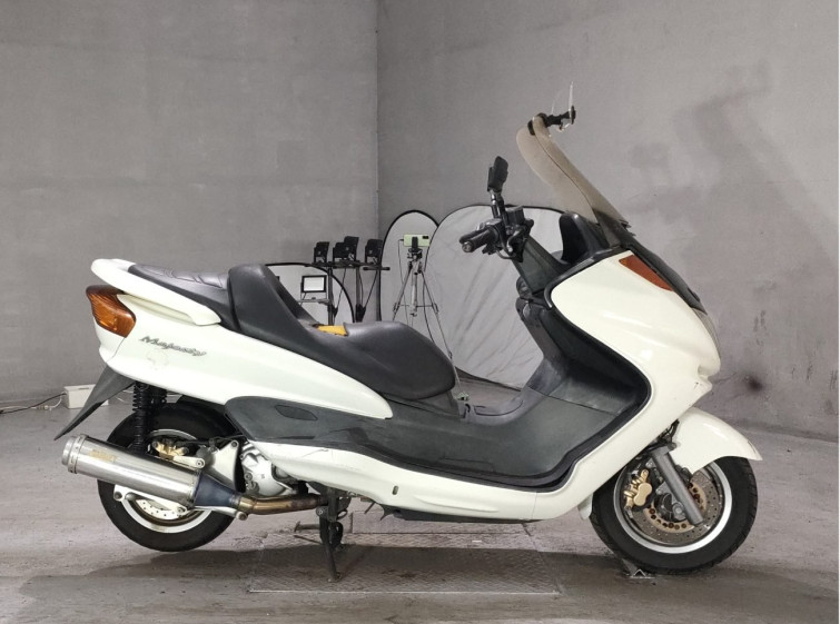 Мотоцикл Yamaha MAJESTY 250 с пробегом 40720 km