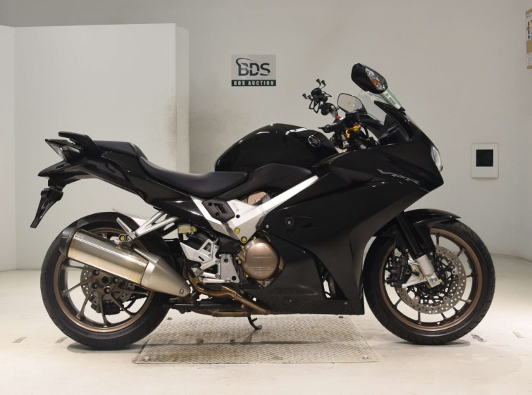 Мотоцикл Honda VFR800F з пробігом 29236 km