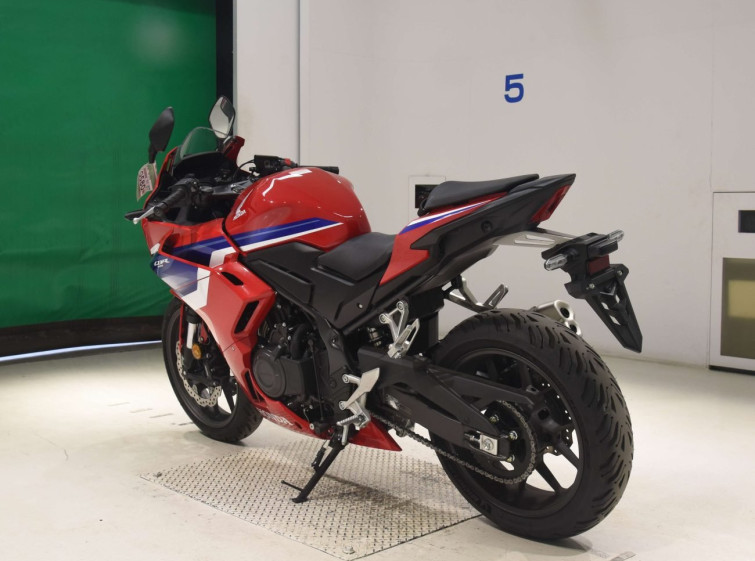 Мотоцикл Honda CBR400R-3 с пробегом 2247 km с пробегом 2247 km