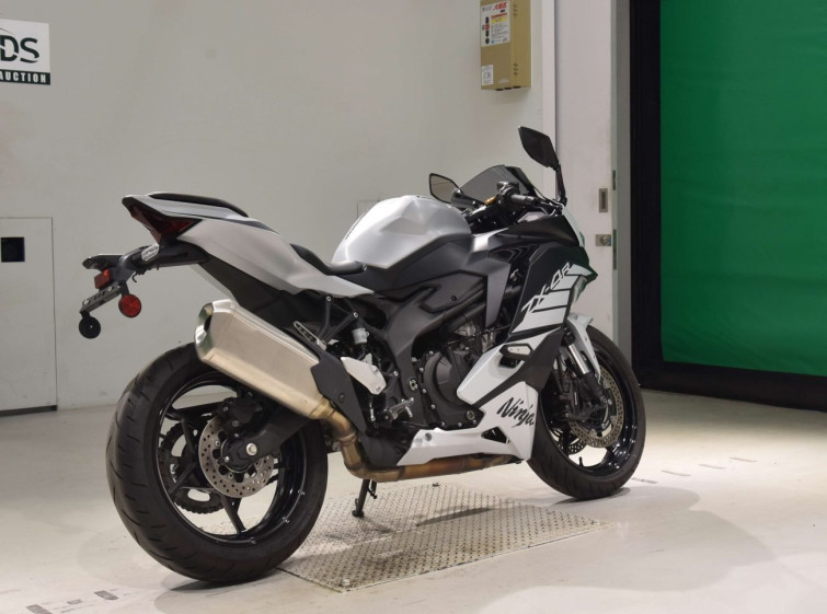 Мотоцикл Kawasaki ZX-4R SE с пробегом 6416 km с пробегом 6416 km