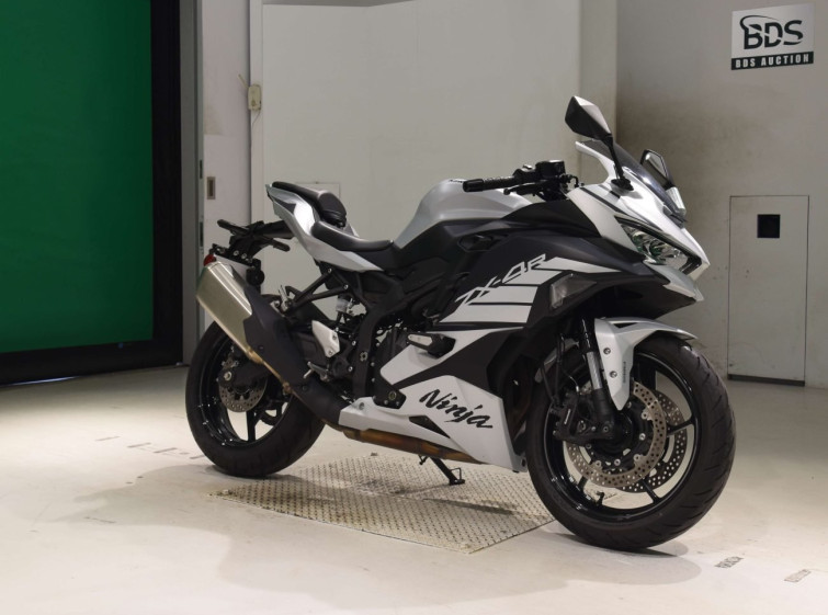 Мотоцикл Kawasaki ZX-4R SE с пробегом 6416 km с пробегом 6416 km