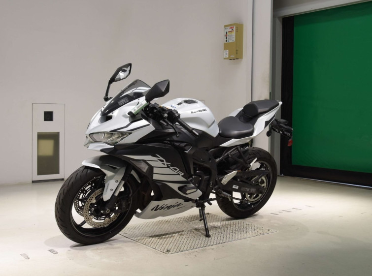 Мотоцикл Kawasaki ZX-4R SE с пробегом 6416 km с пробегом 6416 km