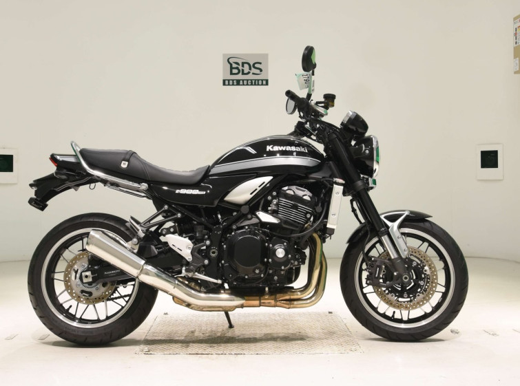 Мотоцикл Kawasaki Z900RS с пробегом 4096 km