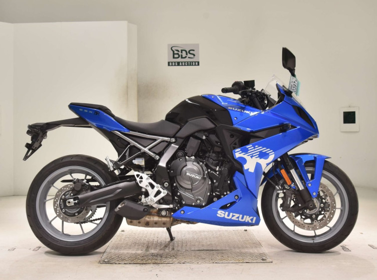 Мотоцикл Suzuki GSX-8R с пробегом 738 km