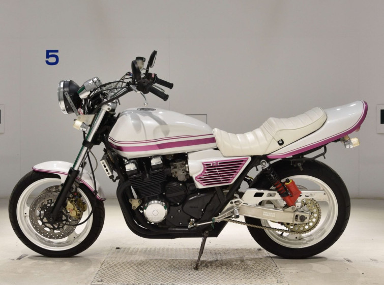 Мотоцикл Yamaha XJR400 с пробегом 42242 km с пробегом 42242 km