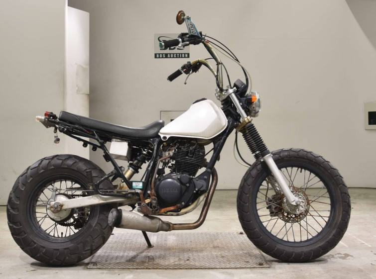 Мотоцикл Yamaha TW200E с пробегом 7336 km