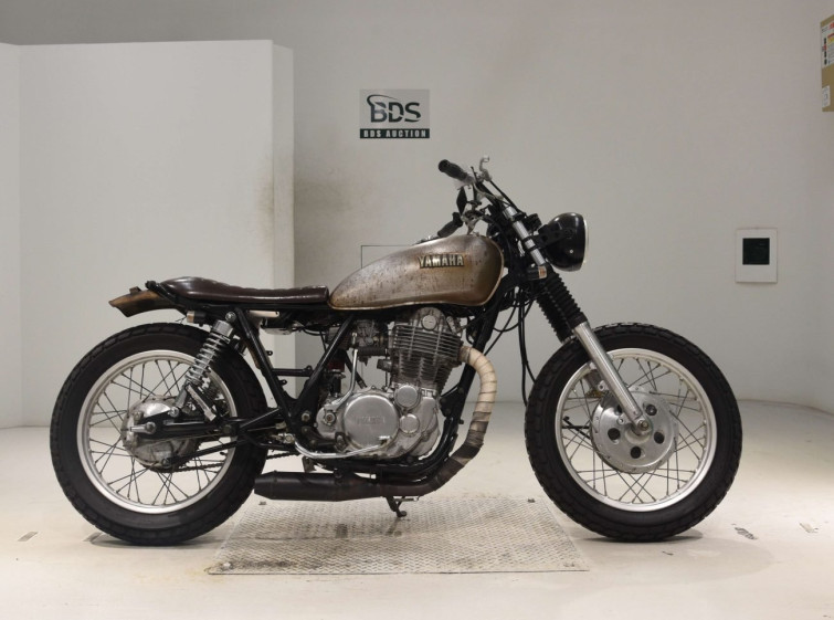 Мотоцикл Yamaha SR500 с пробегом 1112 km с пробегом 1112 km