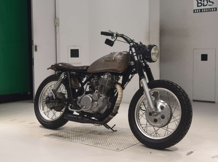 Мотоцикл Yamaha SR500 с пробегом 1112 km с пробегом 1112 km