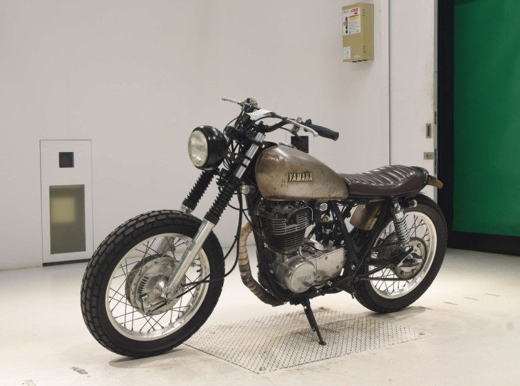 Мотоцикл Yamaha SR500 с пробегом 1112 km с пробегом 1112 km