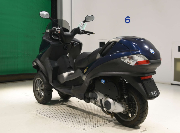 Мотоцикл Piaggio MP3 з пробігом 1912 km з пробігом 1912 km