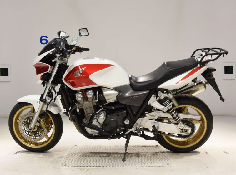 Мотоцикл Honda CB1300SF с пробегом 35713 km с пробегом 35713 km