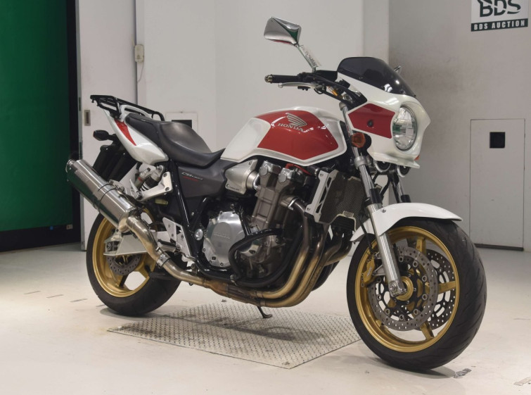 Мотоцикл Honda CB1300SF с пробегом 35713 km с пробегом 35713 km