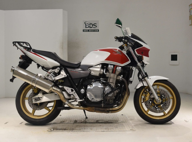 Мотоцикл Honda CB1300SF с пробегом 35713 km с пробегом 35713 km