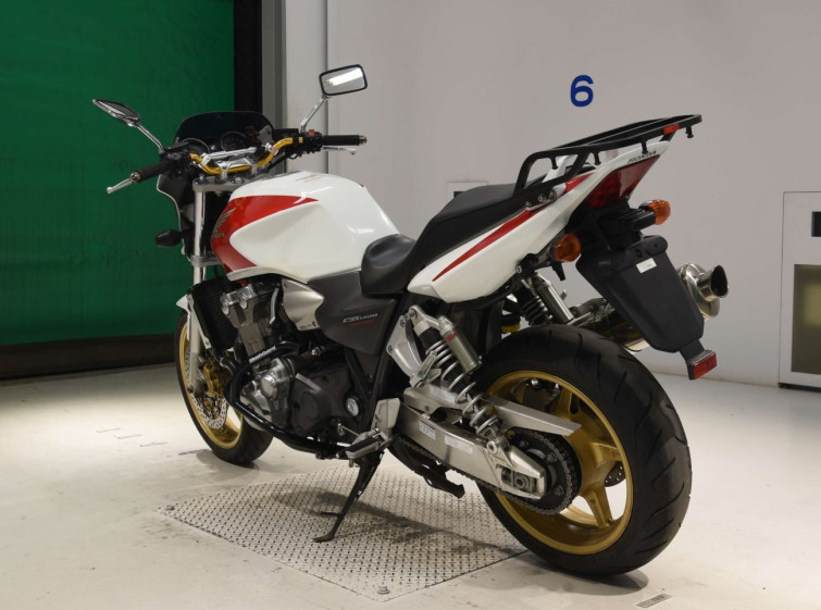 Мотоцикл Honda CB1300SF с пробегом 35713 km с пробегом 35713 km