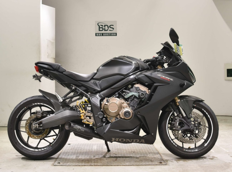 Мотоцикл Honda CBR650R с пробегом 81430 km