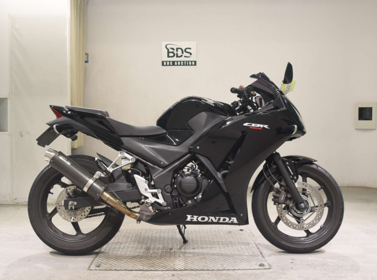 Мотоцикл Honda CBR250R с пробегом 18721 km