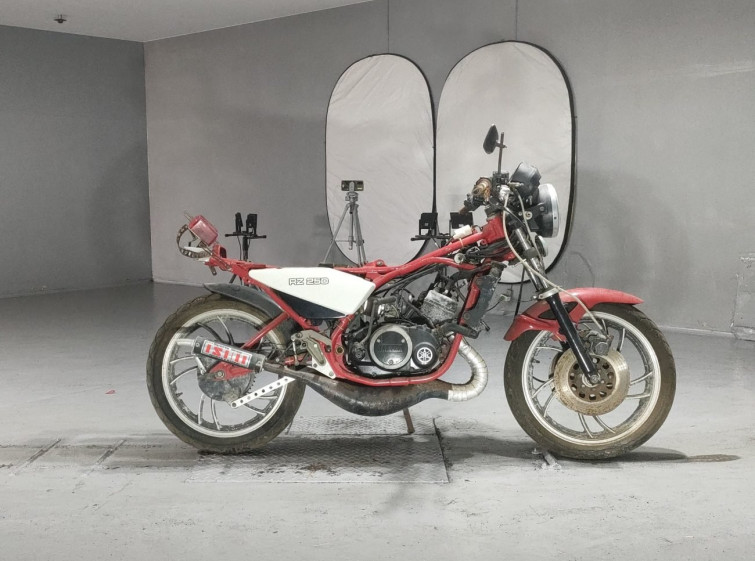 Мотоцикл Yamaha RZ250 з пробігом 338 km