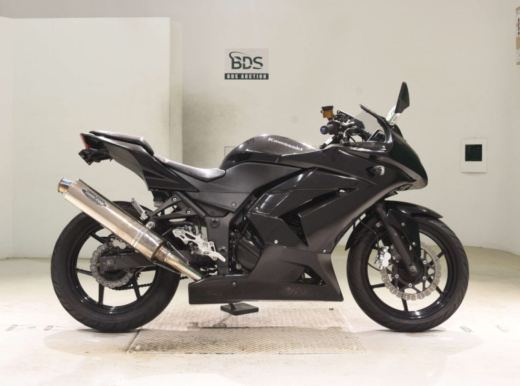 Мотоцикл Kawasaki NINJA250R с пробегом 32181 km