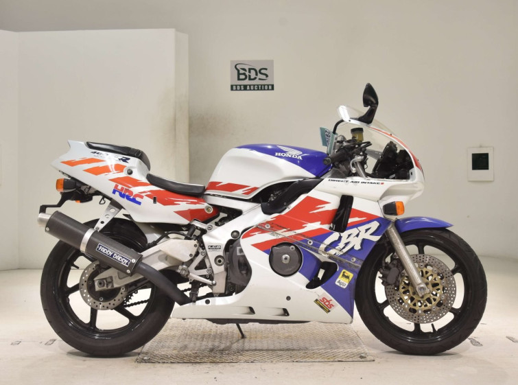 Мотоцикл Honda CBR400RR з пробігом 29959 km