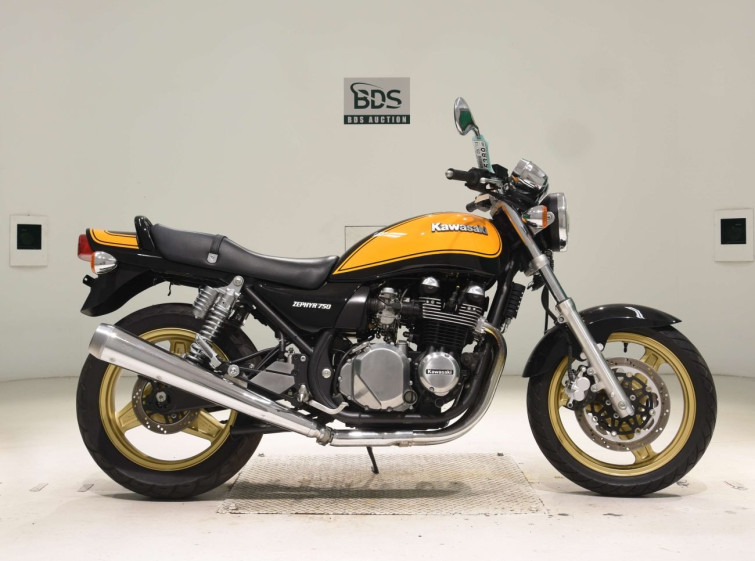 Мотоцикл Kawasaki ZEPHYR750 з пробігом 1512 km
