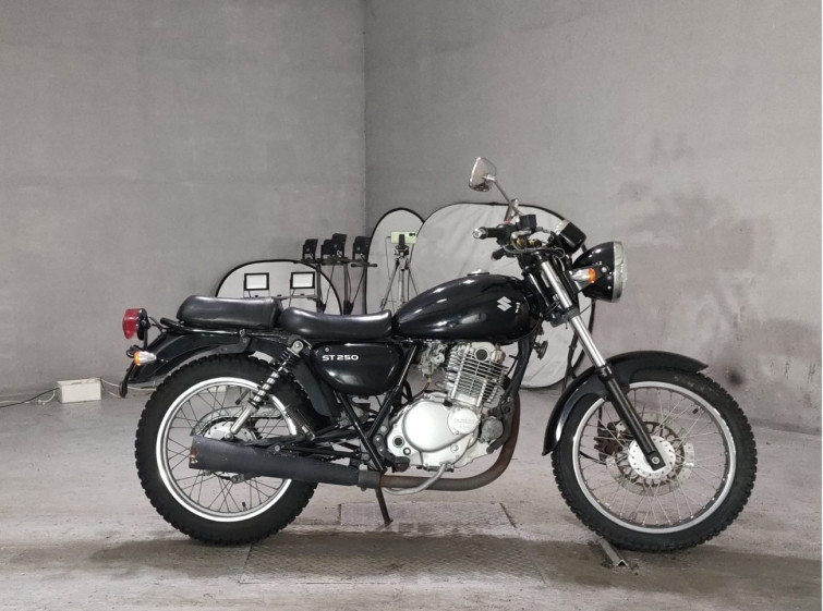 Мотоцикл Suzuki ST250 с пробегом 29593 km