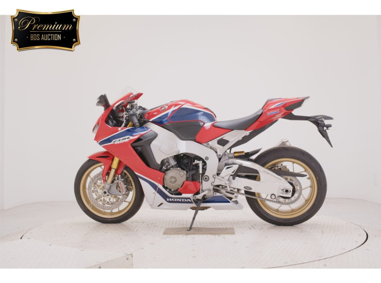 Мотоцикл Honda CBR1000RR с пробегом 4722 km с пробегом 4722 km