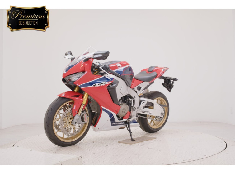 Мотоцикл Honda CBR1000RR с пробегом 4722 km с пробегом 4722 km