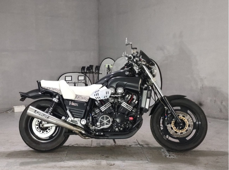 Мотоцикл Yamaha VMAX з пробігом 11602 m