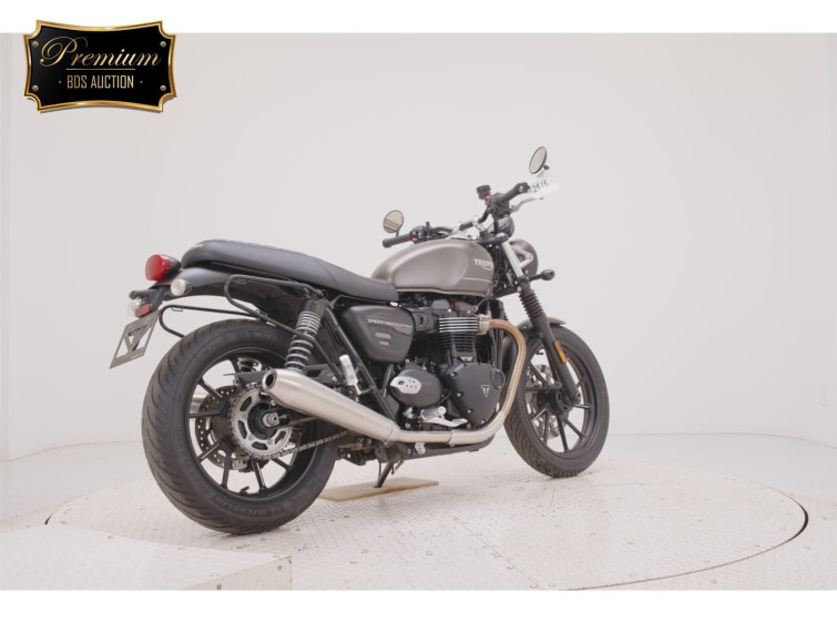 Мотоцикл Triumph STREET TWIN с пробегом 9792 km с пробегом 9792 km