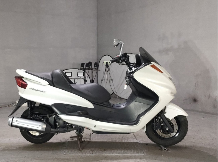 Мотоцикл Yamaha MAJESTY 250C з пробігом 19132 km