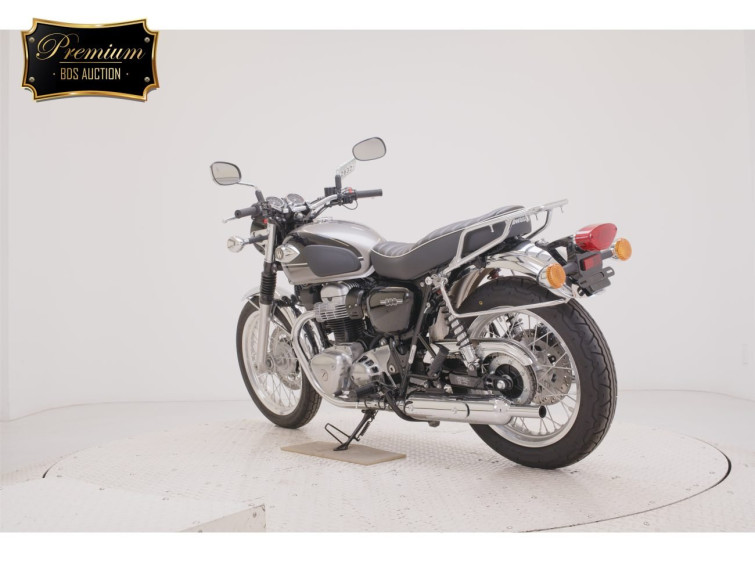 Мотоцикл Kawasaki W800 с пробегом 1075 km с пробегом 1075 km