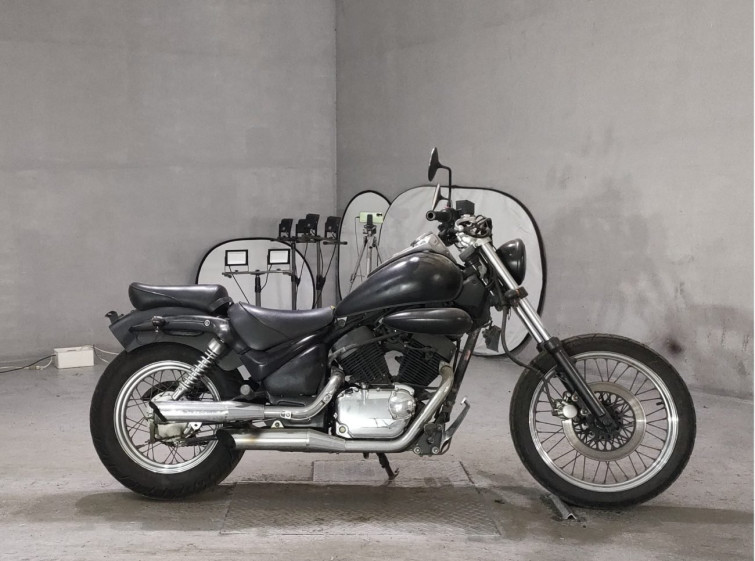 Мотоцикл Suzuki INTRUDER 250LC з пробігом 38675 km