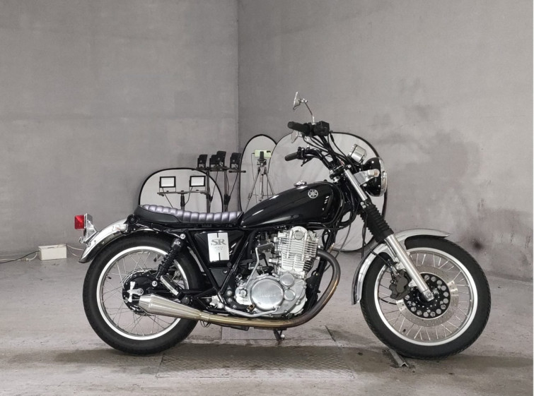 Мотоцикл Yamaha SR400 с пробегом 2082 km