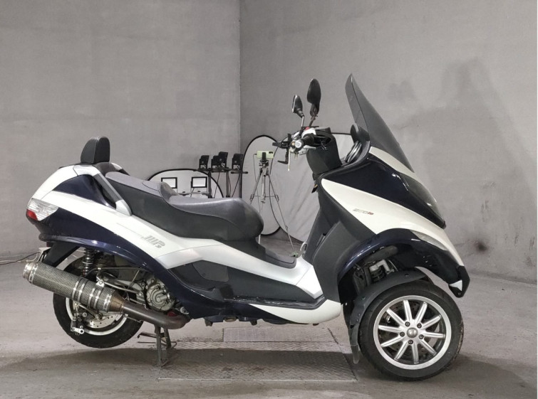 Мотоцикл Piaggio PEERAGE MP3 250RL с пробегом 32245 km