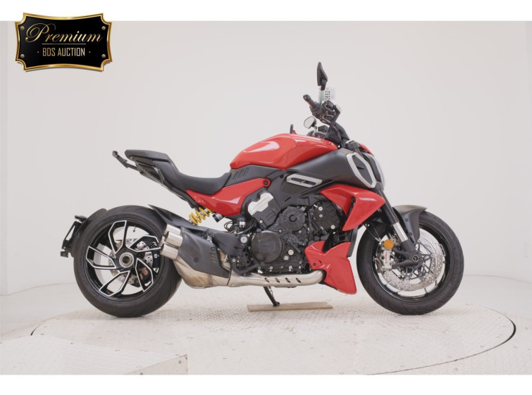 Мотоцикл Ducati DIAVEL з пробігом 2076 km з пробігом 2076 km