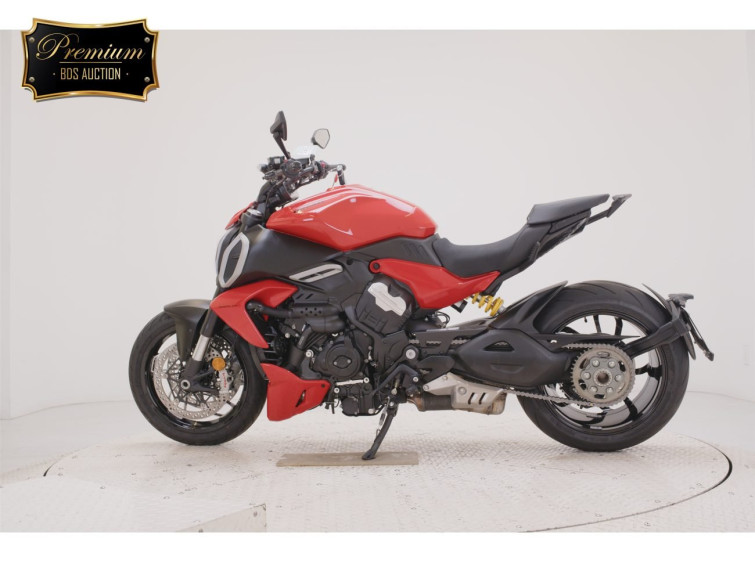 Мотоцикл Ducati DIAVEL з пробігом 2076 km з пробігом 2076 km