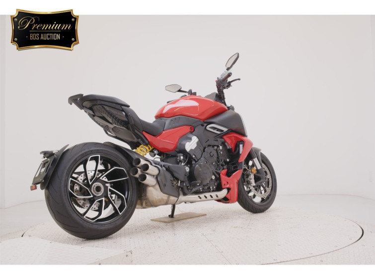 Мотоцикл Ducati DIAVEL з пробігом 2076 km з пробігом 2076 km