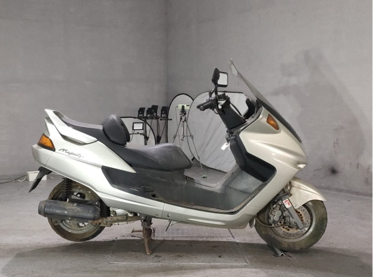 Мотоцикл Yamaha MAJESTY 250 с пробегом 6126 km