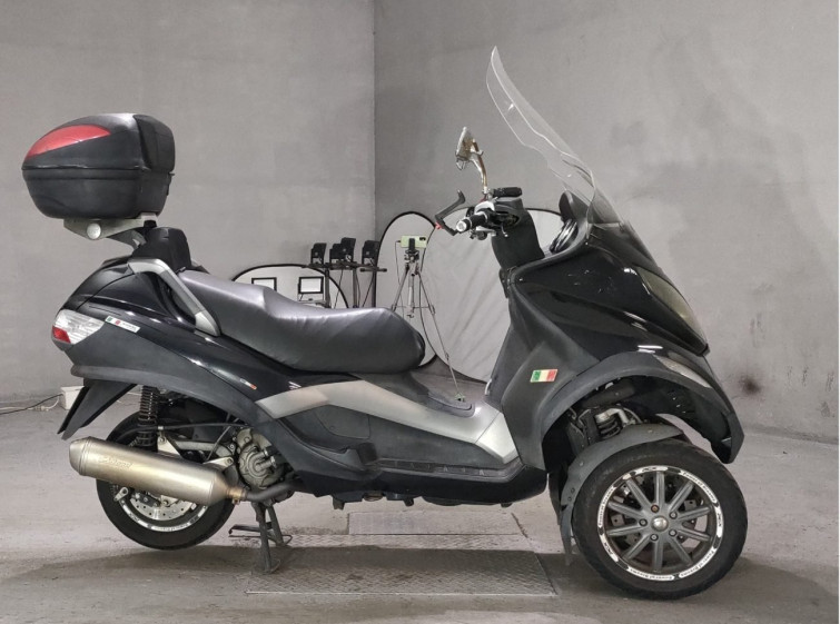 Мотоцикл Piaggio PEERAGE MP3 250RL з пробігом 11287 km