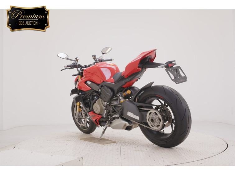 Мотоцикл Ducati STREET FIGHTER V4 з пробігом 3972 km з пробігом 3972 km