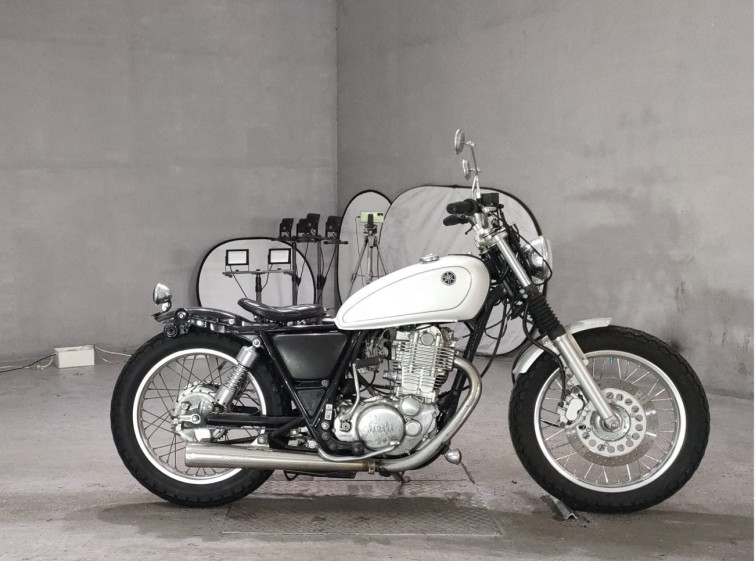 Мотоцикл Yamaha SR400 с пробегом 4249 km