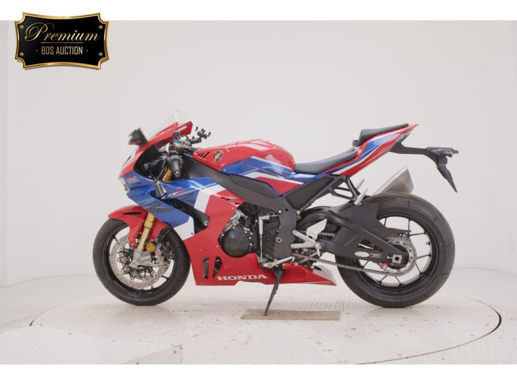 Мотоцикл Honda CBR1000RR SP с пробегом 3558 km с пробегом 3558 km
