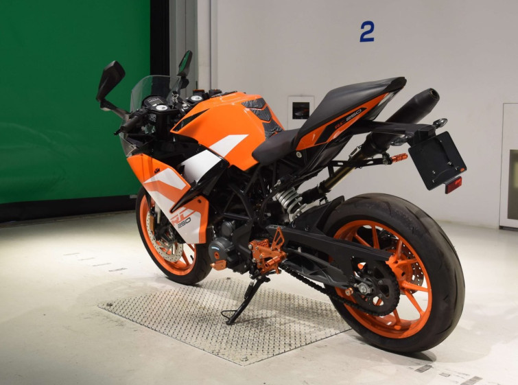 Мотоцикл KTM RC 250 с пробегом 9408 km с пробегом 9408 km