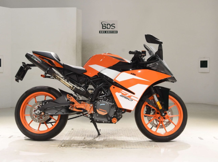 Мотоцикл KTM RC 250 с пробегом 9408 km с пробегом 9408 km