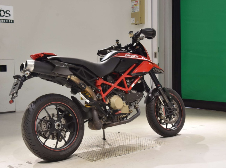 Мотоцикл Ducati HYPERMOTARD 1100 EVO з пробігом 23655 km з пробігом 23655 km
